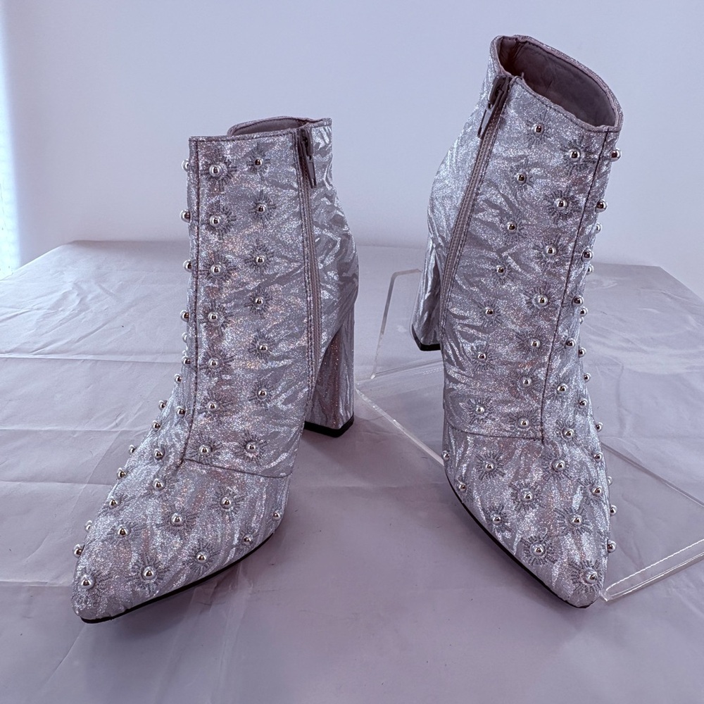 Women's Silver With Metallic Studs Ankle Boots Size 7 By Pierre Dumas